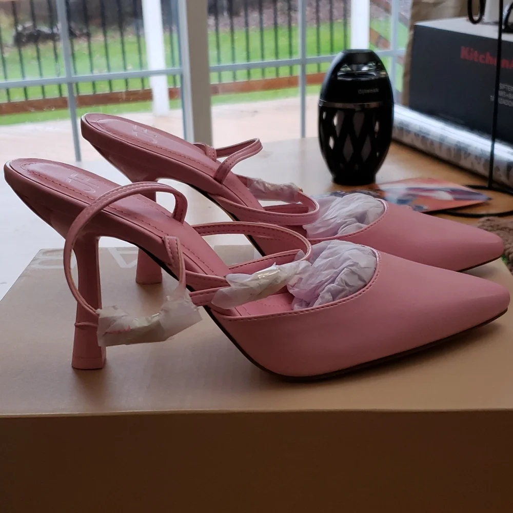 JustFab Brit Mary Jane Pump Size 7.5 in Cameo Pink - Picture 2 of 5
